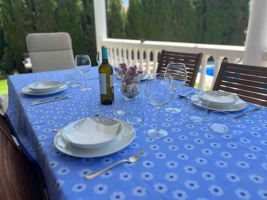 Holiday home Chalet Con Piscina Privada, Parking Y Zona Bbq Isla Canela