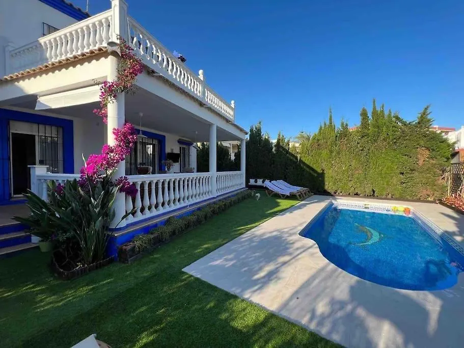 Chalet Con Piscina Privada, Parking Y Zona Bbq 이슬라카넬라 펜션
